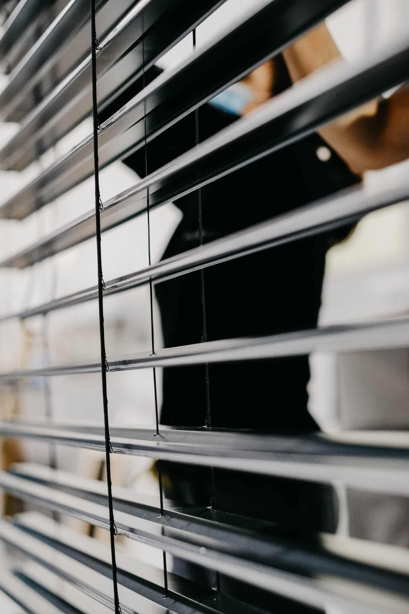 store dans un bureau